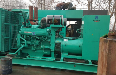 砀山发电机组如何判断水冷式机油散热器内部是否需要清洗？